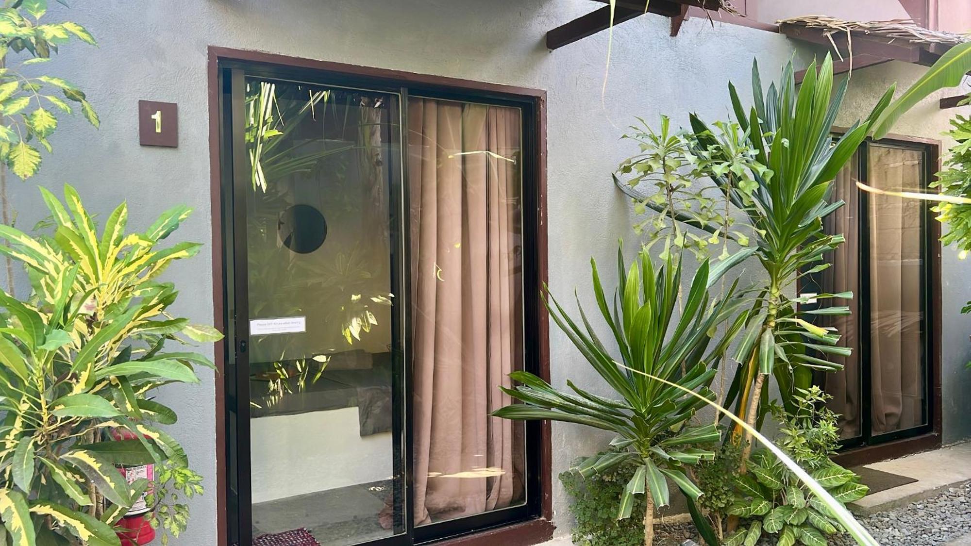 Yay Lodge Siargao, Private Room 1 With Ac & Hot Shower And Fast Starlink Wifi جنرال لونا المظهر الخارجي الصورة