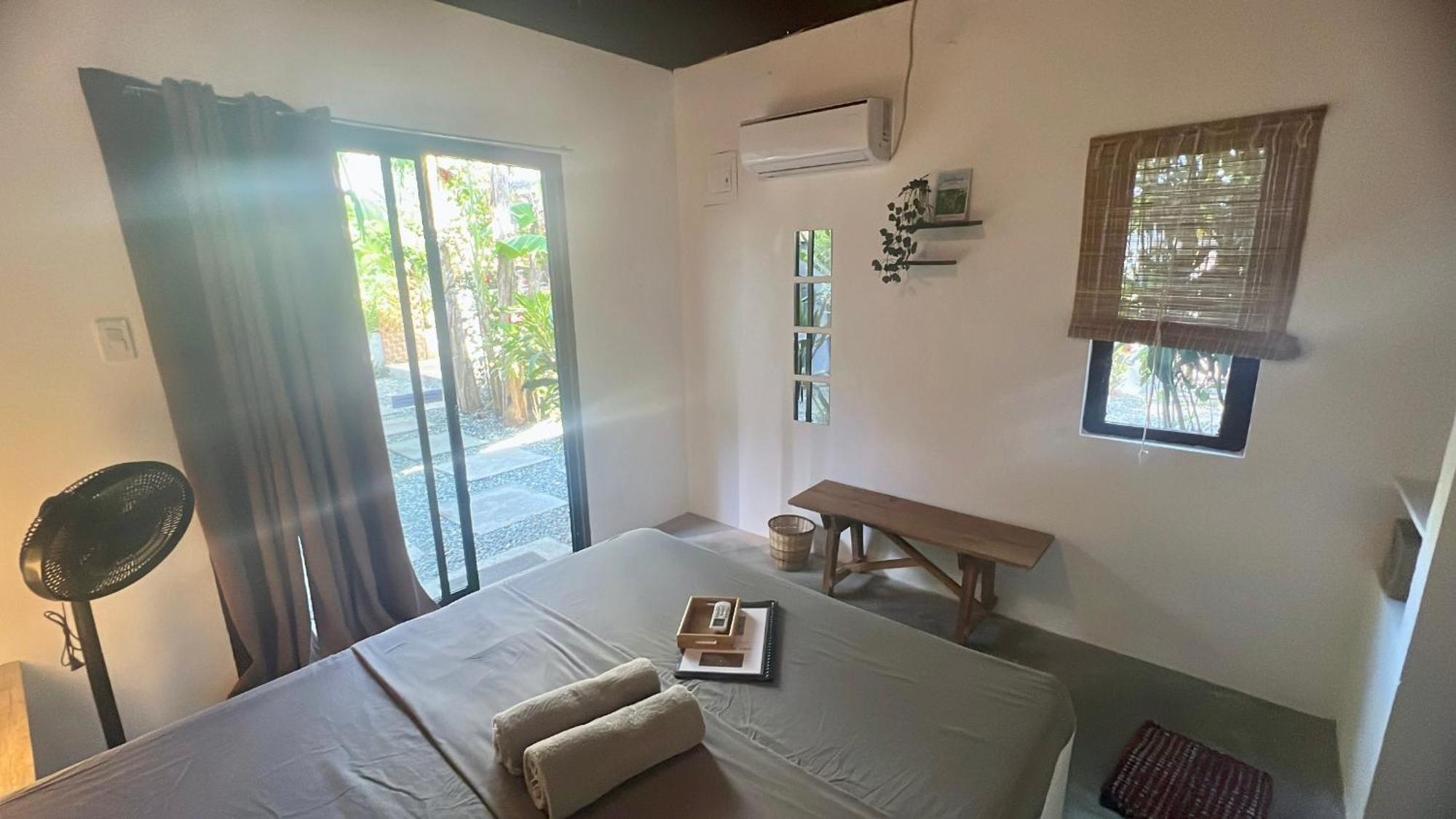 Yay Lodge Siargao, Private Room 1 With Ac & Hot Shower And Fast Starlink Wifi جنرال لونا المظهر الخارجي الصورة